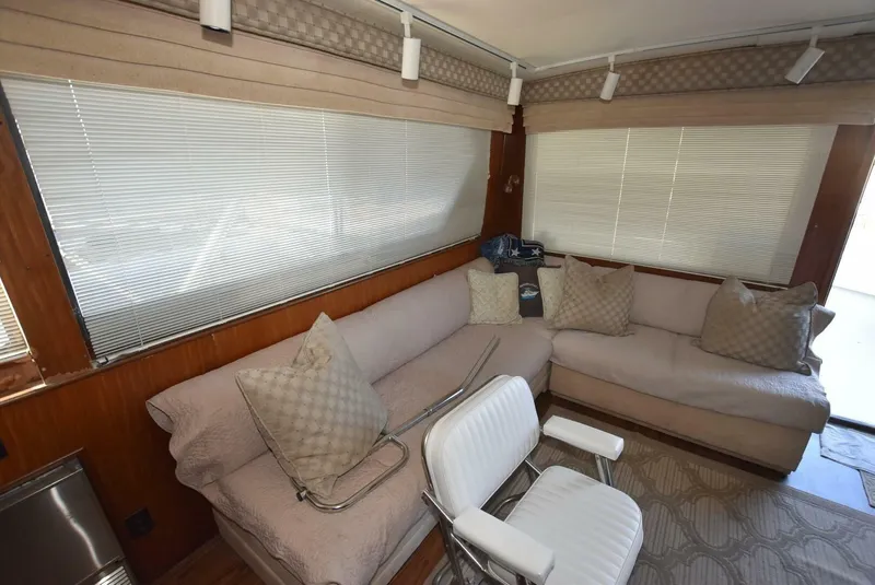 Slide: The Image of Hatteras 48 Convertible 1988 - 4