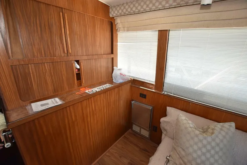 Slide: The Image of Hatteras 48 Convertible 1988 - 5