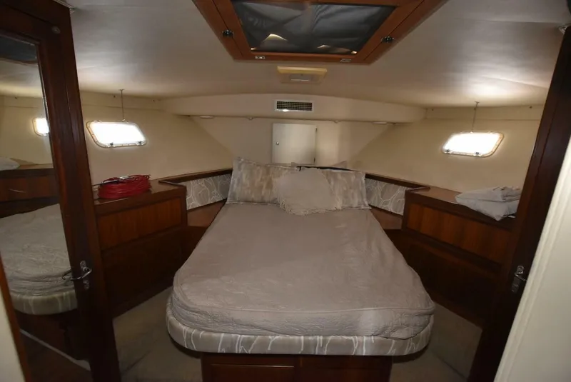 Slide: The Image of Hatteras 48 Convertible 1988 - 9