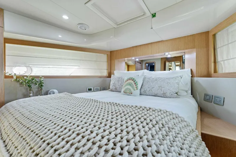 Slide: The Image of Ferretti 620 2013 - 30