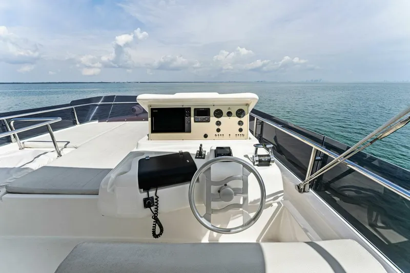 Slide: The Image of Ferretti 620 2013 - 45