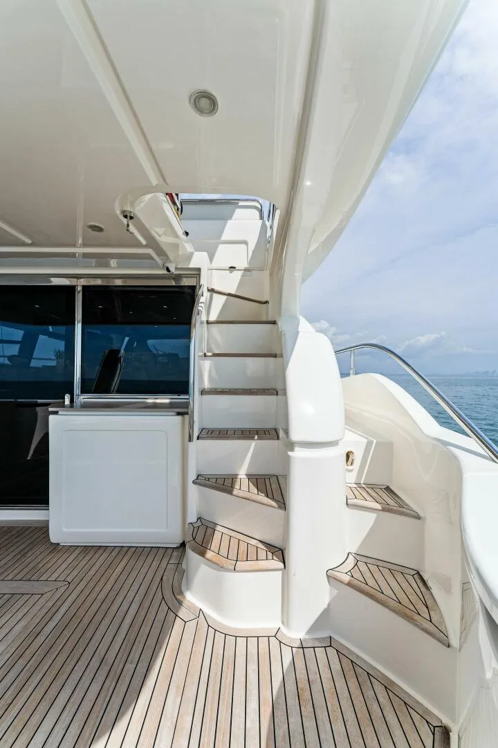 Slide: The Image of Ferretti 620 2013 - 49