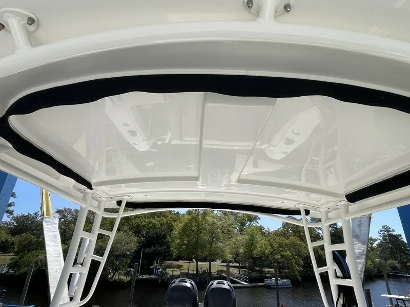 Slide: The Image of Boston Whaler 270 Vantage 2016 - 40