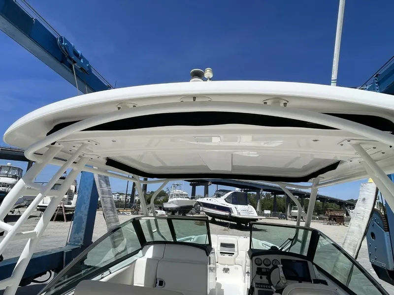 Slide: The Image of Boston Whaler 270 Vantage 2016 - 41