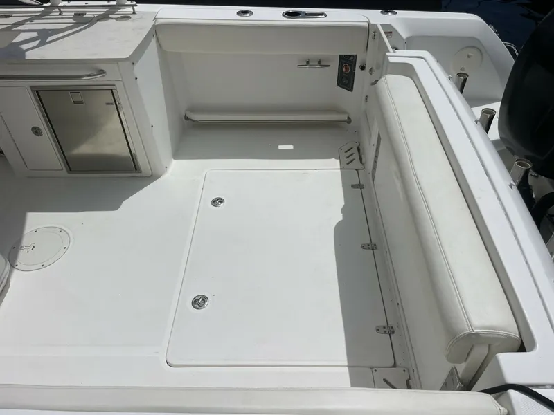 Slide: The Image of Boston Whaler 270 Vantage 2016 - 42