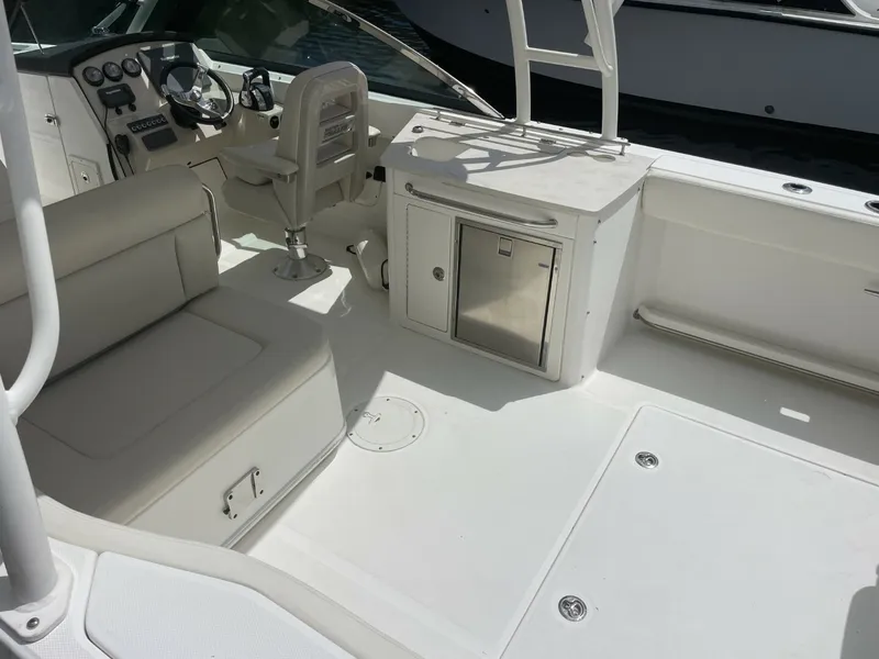 Slide: The Image of Boston Whaler 270 Vantage 2016 - 43