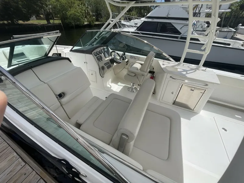 Slide: The Image of Boston Whaler 270 Vantage 2016 - 44