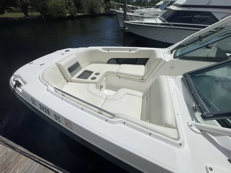 Slide: The Image of Boston Whaler 270 Vantage 2016 - 45