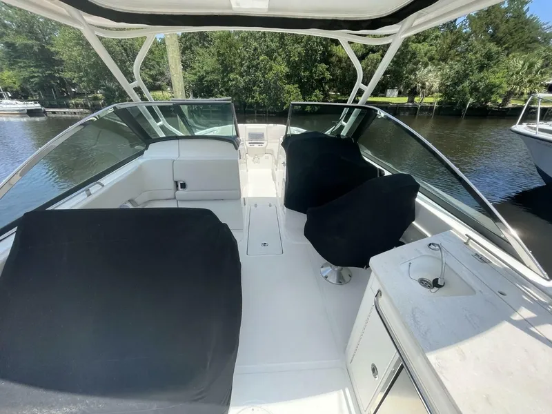 Slide: The Image of Boston Whaler 270 Vantage 2016 - 9