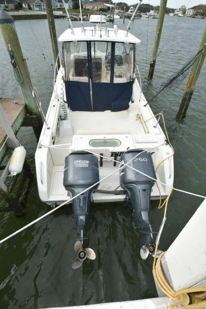 The Image of Pursuit 3070 Offshore Express 2005 - 0