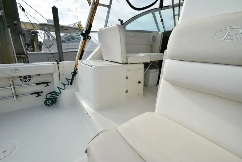 Slide: The Image of Pursuit 3070 Offshore Express 2005 - 10