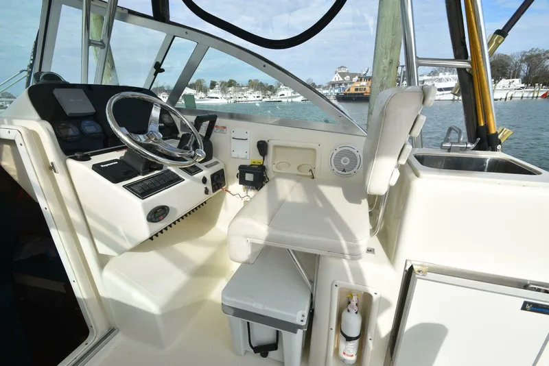 Slide: The Image of Pursuit 3070 Offshore Express 2005 - 12