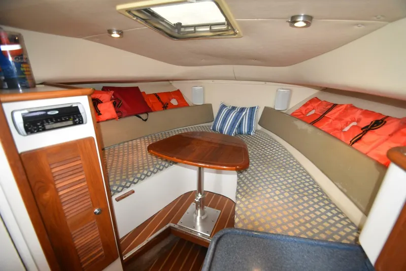 Slide: The Image of Pursuit 3070 Offshore Express 2005 - 18