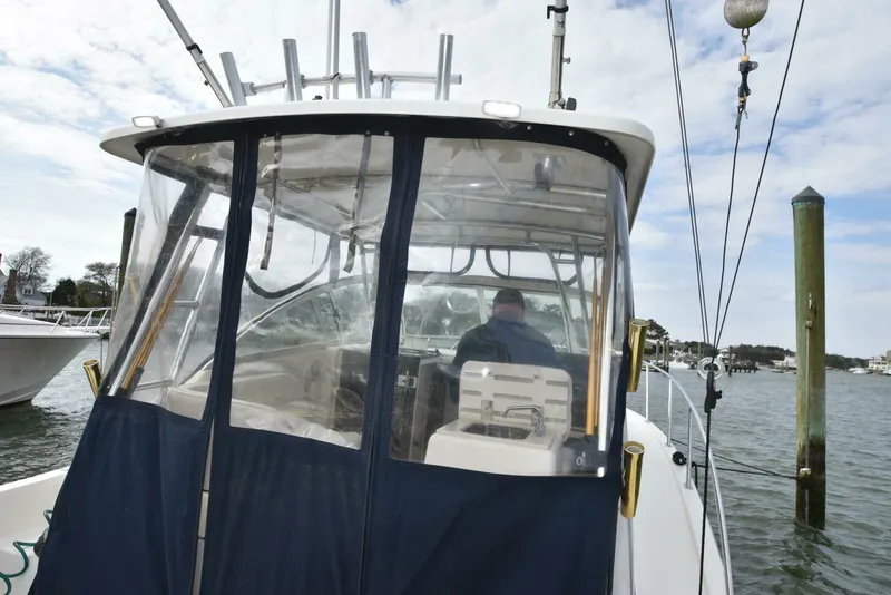 Slide: The Image of Pursuit 3070 Offshore Express 2005 - 33