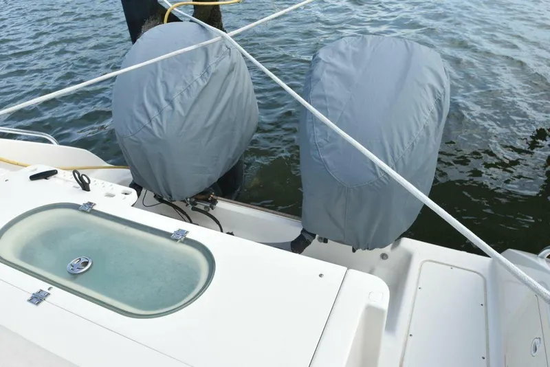 Slide: The Image of Pursuit 3070 Offshore Express 2005 - 43