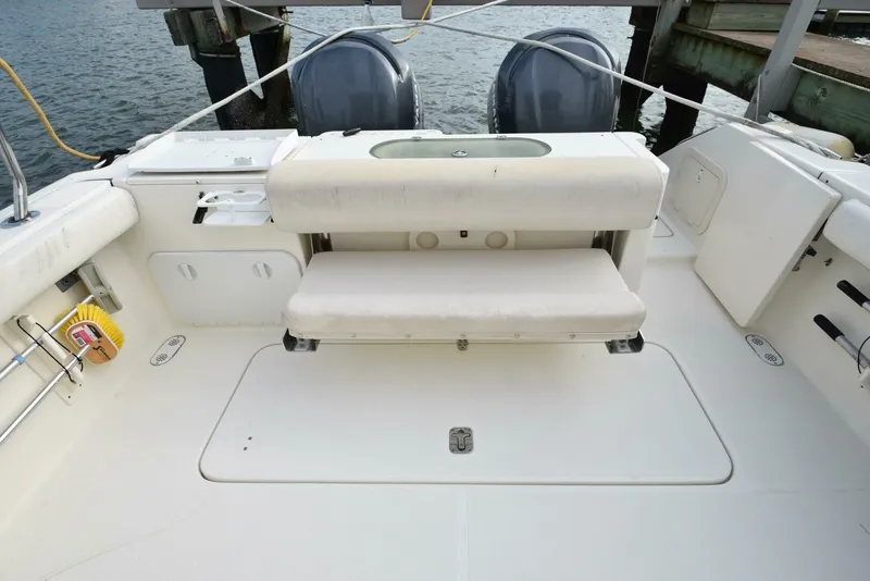 Slide: The Image of Pursuit 3070 Offshore Express 2005 - 5