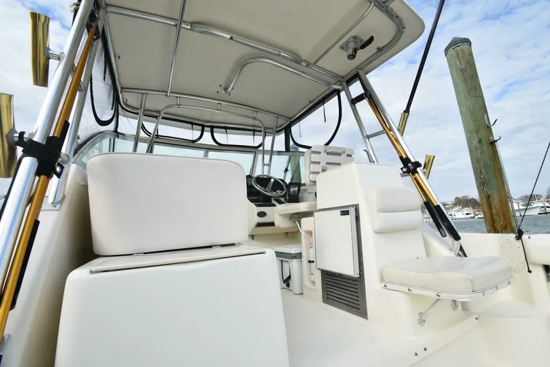 Slide: The Image of Pursuit 3070 Offshore Express 2005 - 9