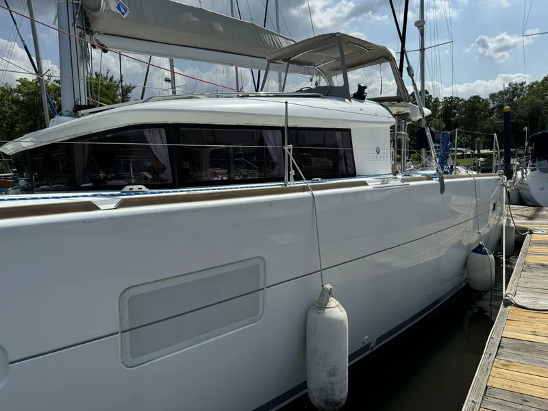 Slide: The Image of Lagoon 400 S2 2016 - 19