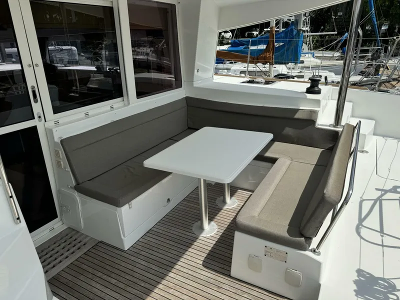 Slide: The Image of Lagoon 400 S2 2016 - 21