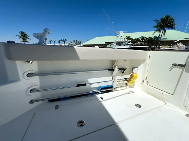 Slide: The Image of Boston Whaler 315 Conquest 2018 - 10