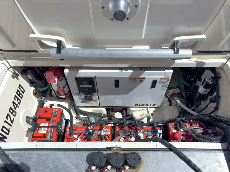 Slide: The Image of Boston Whaler 315 Conquest 2018 - 15