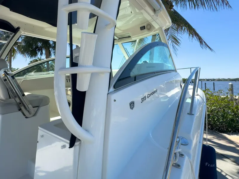 Slide: The Image of Boston Whaler 315 Conquest 2018 - 31