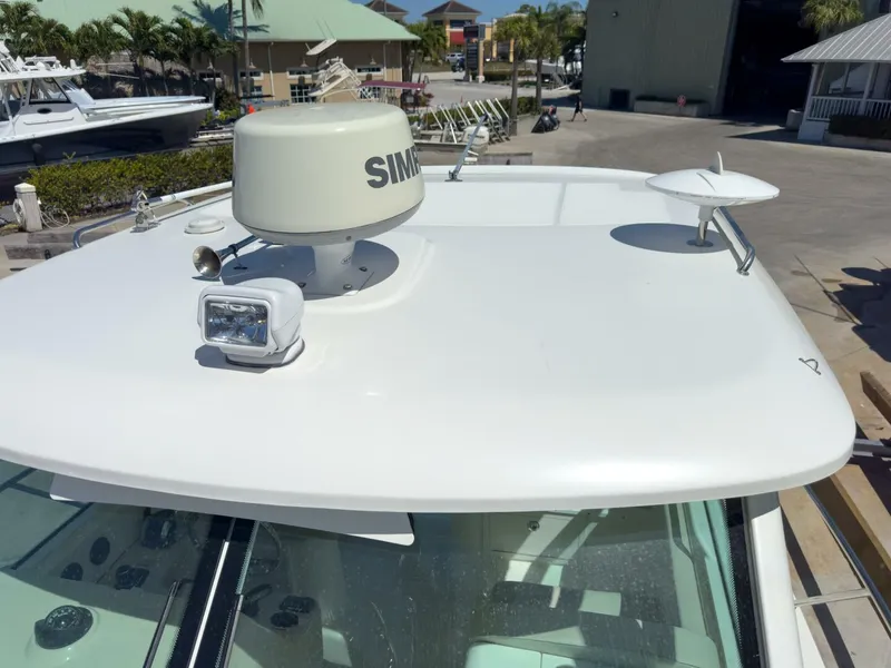 Slide: The Image of Boston Whaler 315 Conquest 2018 - 34
