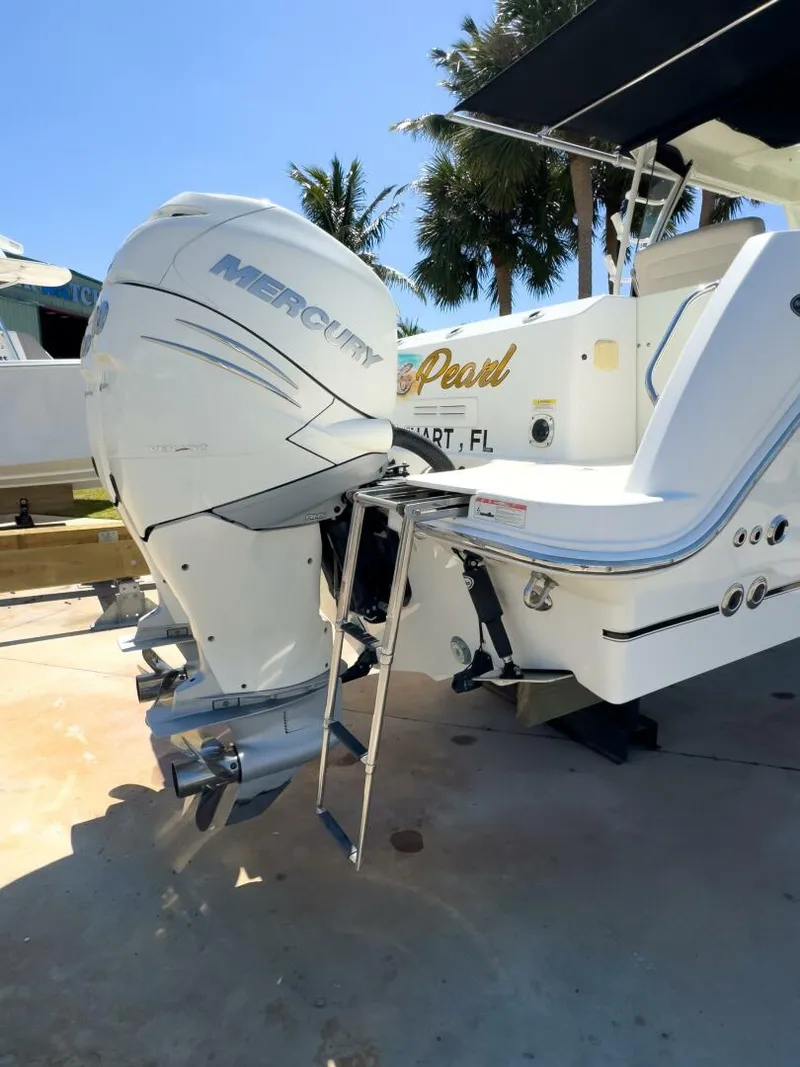 Slide: The Image of Boston Whaler 315 Conquest 2018 - 6
