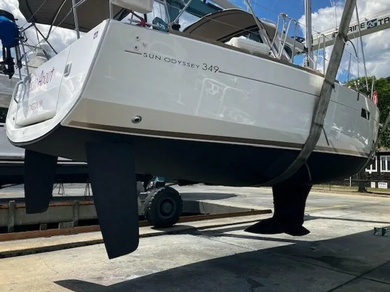 Slide: The Image of Jeanneau Sun Odyssey 349 2019 - 17