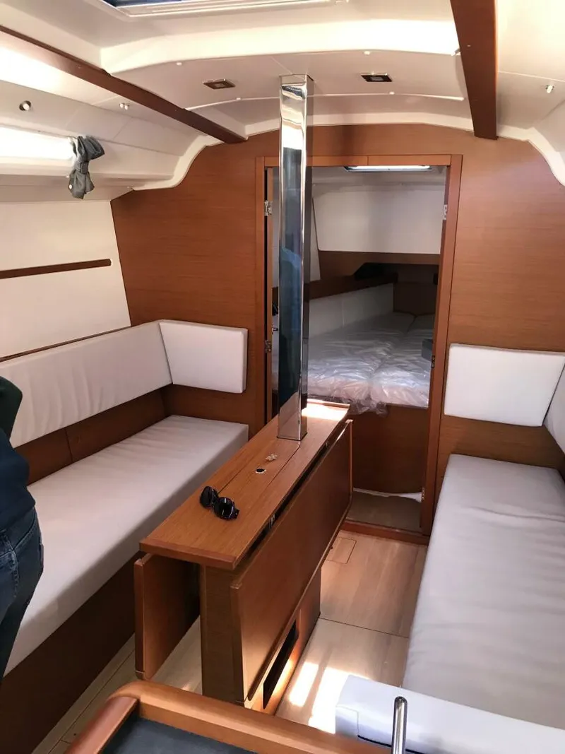 Slide: The Image of Jeanneau Sun Odyssey 349 2019 - 32