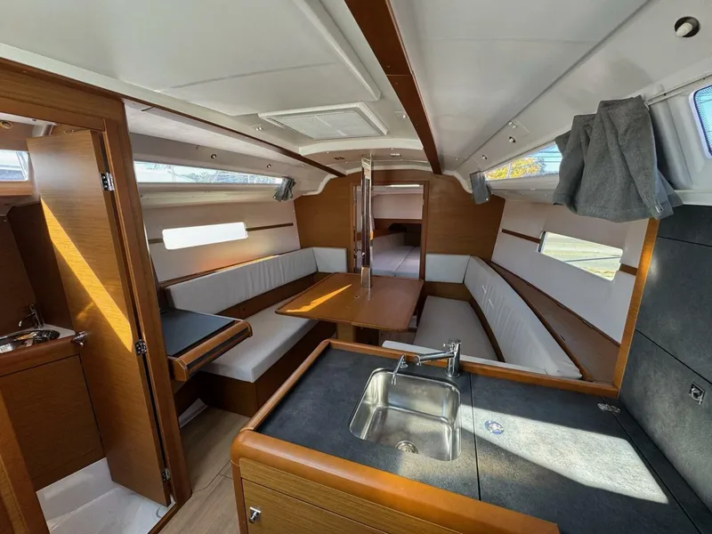 Slide: The Image of Jeanneau Sun Odyssey 349 2020 - 16