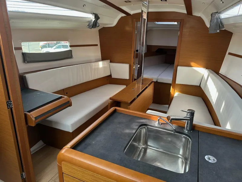 Slide: The Image of Jeanneau Sun Odyssey 349 2020 - 17