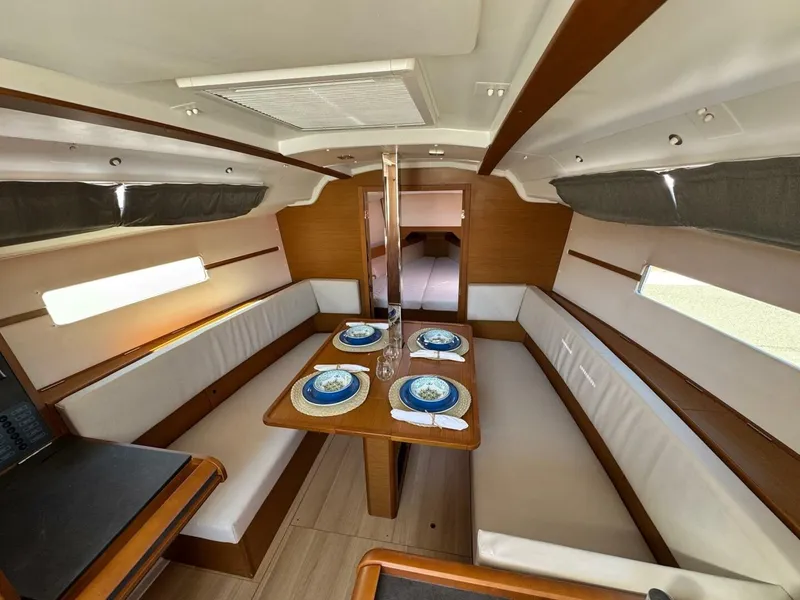 Slide: The Image of Jeanneau Sun Odyssey 349 2020 - 25