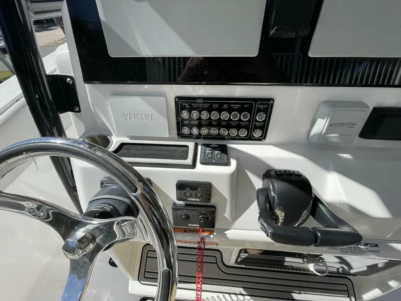 Slide: The Image of Sea Fox 288 Commander 2024 - 15