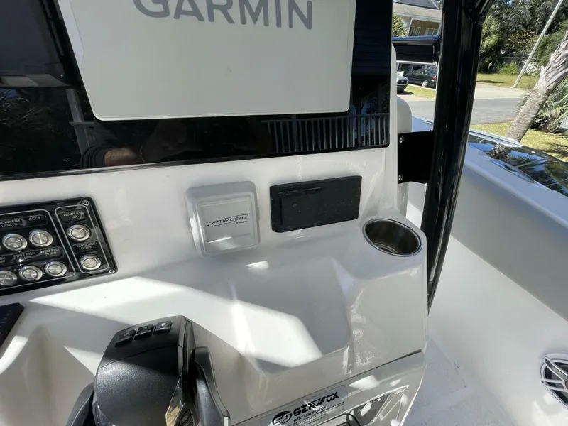 Slide: The Image of Sea Fox 288 Commander 2024 - 16