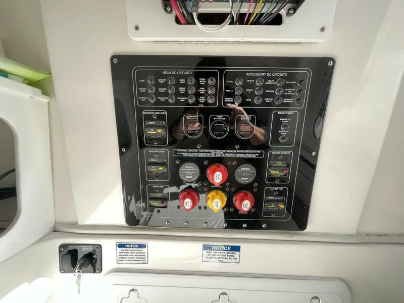 Slide: The Image of Sea Fox 288 Commander 2024 - 3