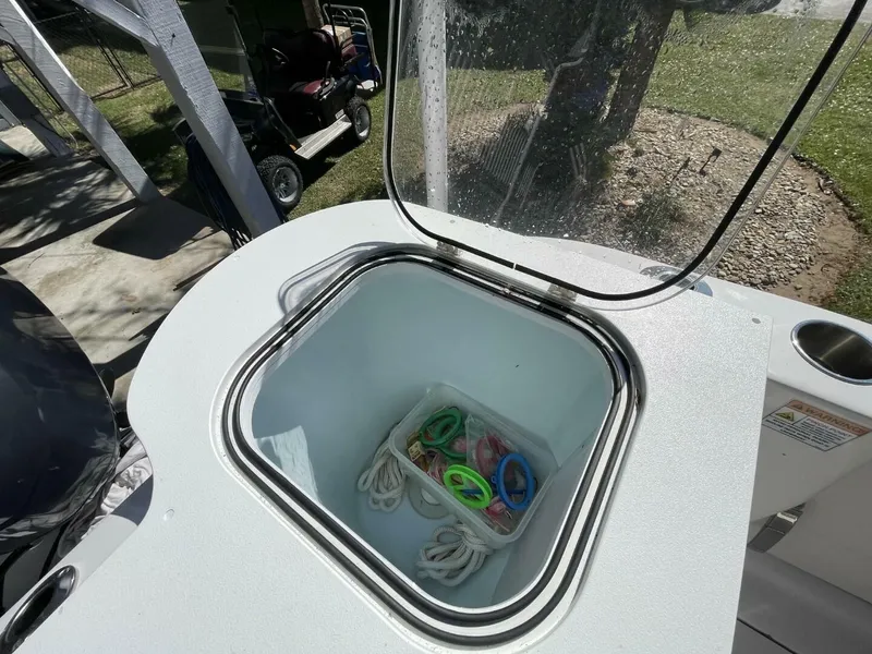 Slide: The Image of Sea Fox 288 Commander 2024 - 32