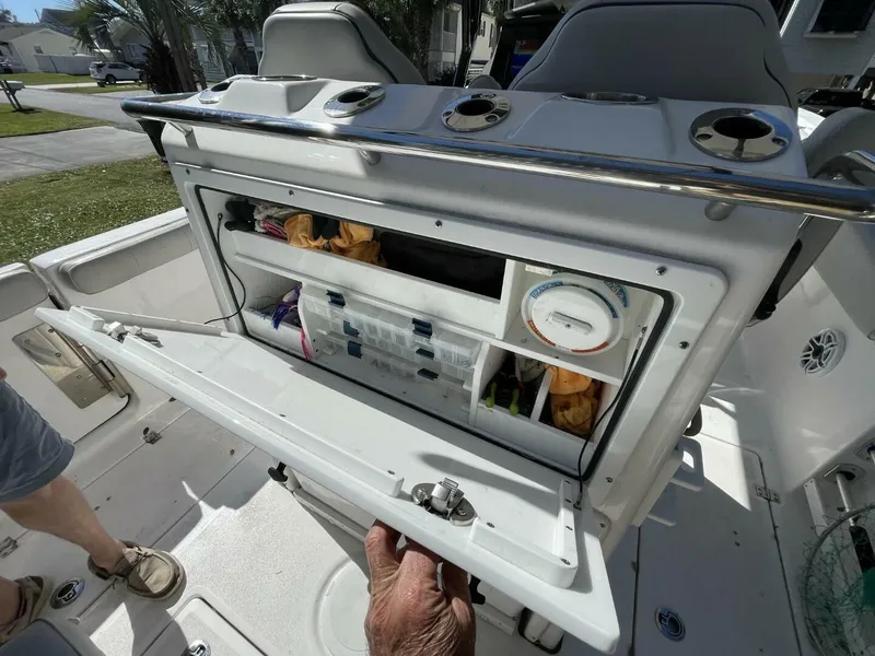 Slide: The Image of Sea Fox 288 Commander 2024 - 33
