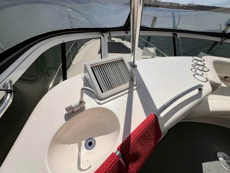 Slide: The Image of Sea Ray 480 Sedan Bridge 2004 - 10