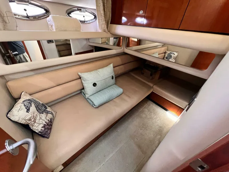 Slide: The Image of Sea Ray 480 Sedan Bridge 2004 - 17