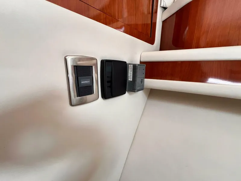 Slide: The Image of Sea Ray 480 Sedan Bridge 2004 - 21