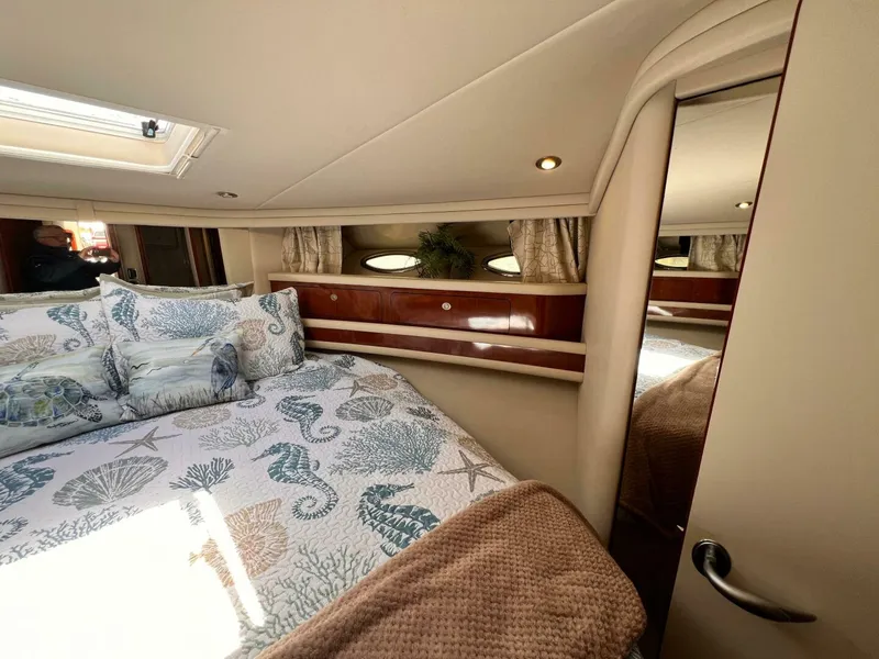 Slide: The Image of Sea Ray 480 Sedan Bridge 2004 - 22