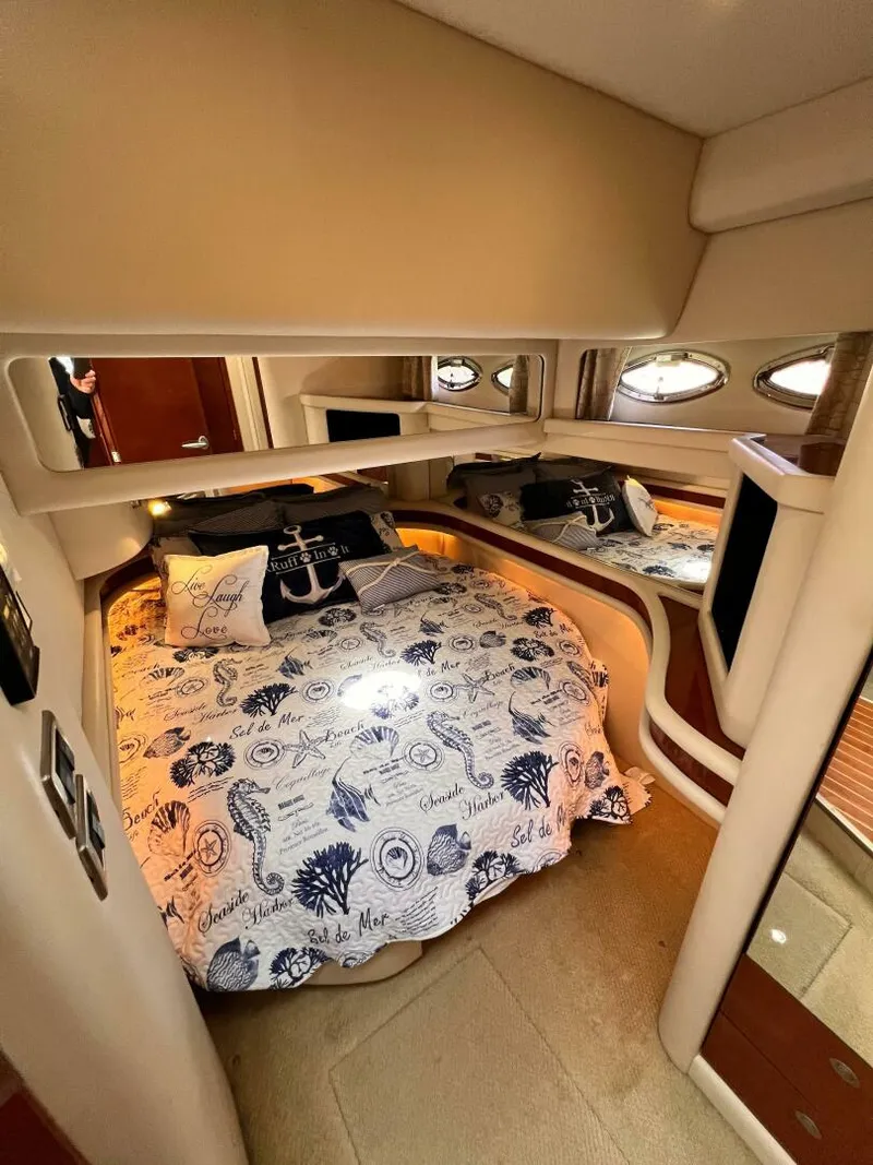 Slide: The Image of Sea Ray 480 Sedan Bridge 2004 - 23