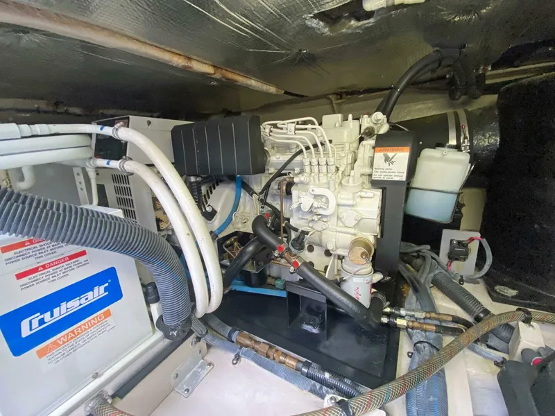 Slide: The Image of Sea Ray 480 Sedan Bridge 2004 - 50