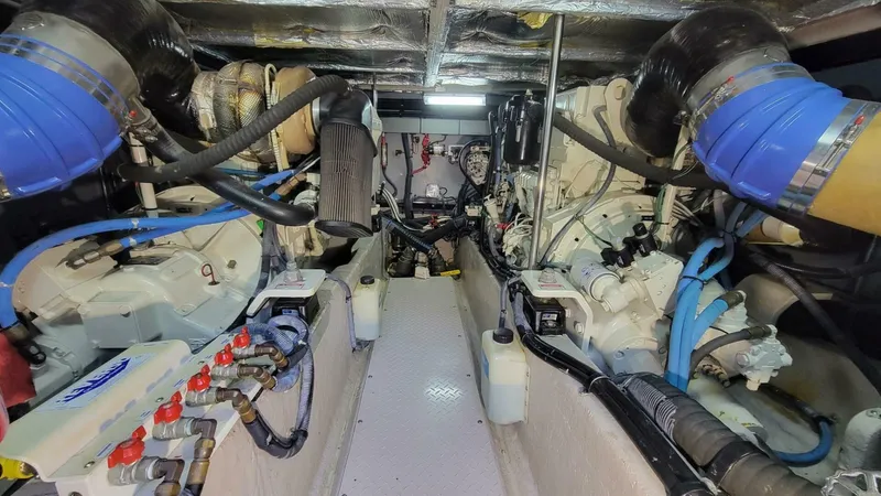 Slide: The Image of Sea Ray 480 Sedan Bridge 2004 - 53