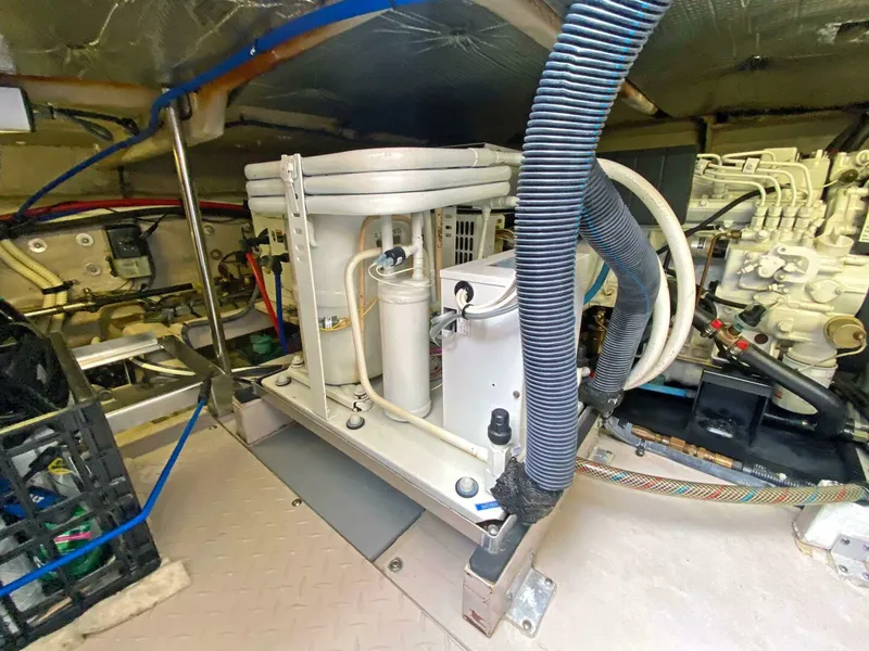 Slide: The Image of Sea Ray 480 Sedan Bridge 2004 - 57