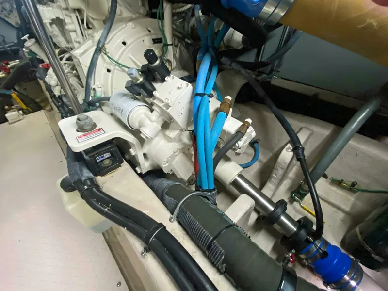 Slide: The Image of Sea Ray 480 Sedan Bridge 2004 - 58