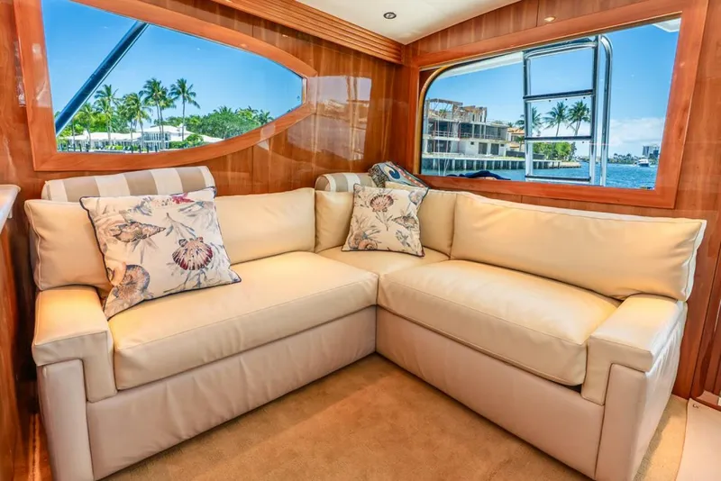 Slide: The Image of Hatteras 50 Convertible 2005 - 15