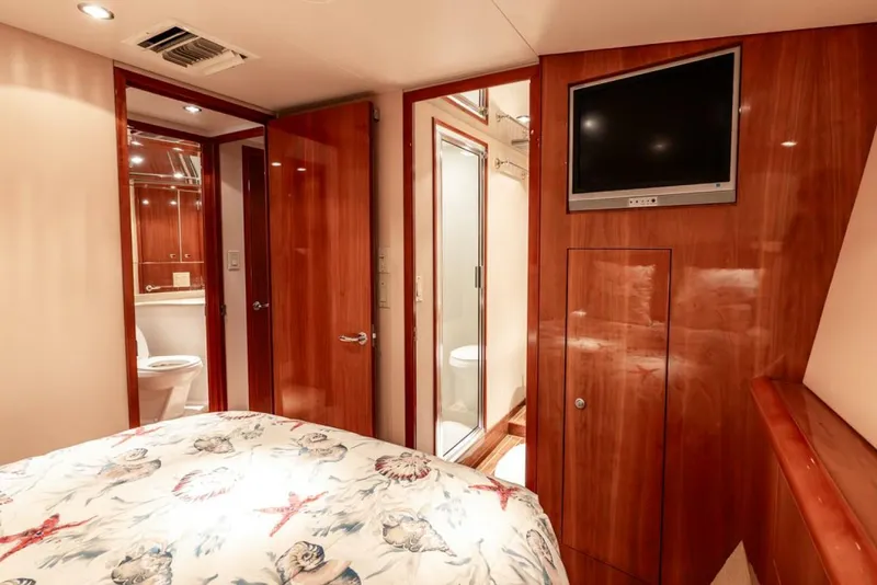 Slide: The Image of Hatteras 50 Convertible 2005 - 23