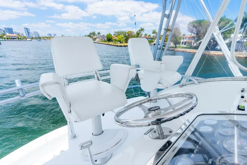 Slide: The Image of Hatteras 50 Convertible 2005 - 29